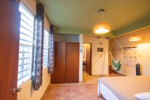 Junior Apartment, 1 King Bed, Non Smoking, Garden View | Egyptian cotton sheets, premium bedding, down comforters, pillowtop beds