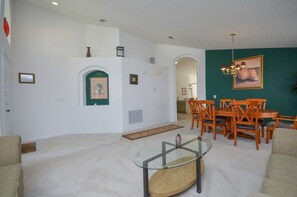 Vila, 4 quartos | Opções para refeição no quarto