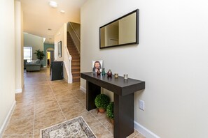 Villa, 5 Bedrooms | Hallway