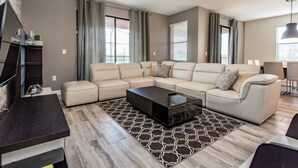 House, 6 Bedrooms | Living area - Solterra - 5476 Solterra Circle (Davenport)