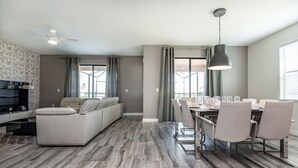 House, 6 Bedrooms | Living area - Solterra - 5476 Solterra Circle (Davenport)