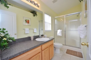 Villa, 5 Bedrooms | Bathroom - Sandy Ridge - 193 Ridgebrook Court (Davenport)