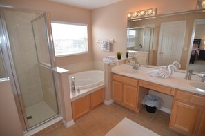 Villa, 4 Schlafzimmer | Badezimmer