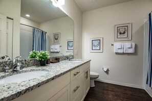 Townhouse, 3 kamar tidur | Kamar mandi