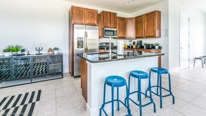 Unclassified image, 3 of 40, button - Encore Resort at Reunion - 450 Lasso Drive (Kissimmee)