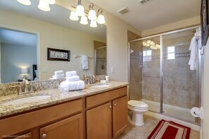 Villa, 6 Bedrooms | Bathroom