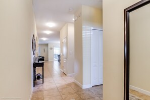 Villa, 6 Bedrooms | Hallway