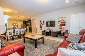 Villa, 6 habitaciones | Área de sala de estar