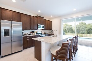 House, 5 Bedrooms | In-room dining - Encore Resort at Reunion - 7531 Marker Ave (Kissimmee)