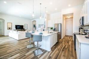 Villa, 5 Bedrooms | Private kitchen