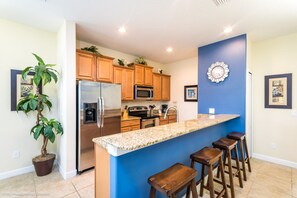 Byhus - 5 soveværelser | Privat køkken