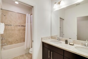 Casa de ciudad, 4 habitaciones | Baño