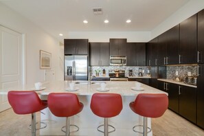 Townhome, 4 Bedrooms | Private kitchen