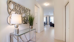 Villa, Multiple Beds - Solterra - 5204 Oakbourne Avenue (Davenport)