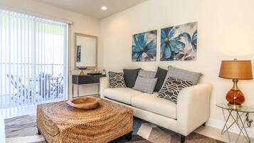Townhome, 3 Bedrooms | Living area
