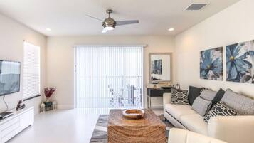 Townhome, 3 Bedrooms | Living area
