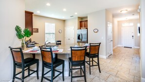Villa, 5 Bedrooms | In-room dining