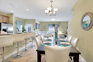 Townhome, 5 Bedrooms | In-room dining