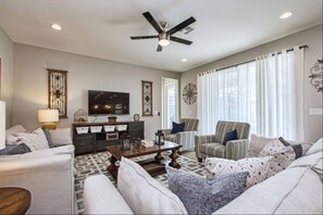 Villa, 6 Schlafzimmer | Wohnbereich