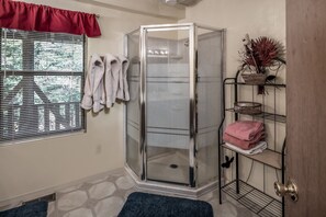 Bathroom shower - Ruidoso - 135 Bluebelle Lane (Ruidoso)