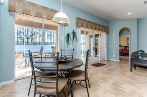 Villa, 5 Bedrooms | In-room dining - Highlands Reserve Golf & Country Club - 222 Nottingham Way (Davenport)