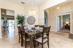 別墅, 5 間臥室 | 房內用餐區