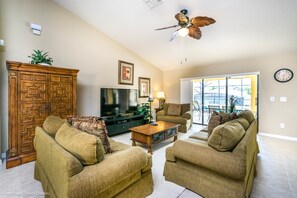 Villa, 5 Bedrooms | Living area - Legacy Park - 908 Coventry Road (Davenport)