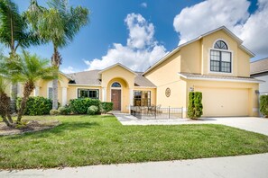 Villa, 5 Bedrooms | Front of property - Legacy Park - 908 Coventry Road (Davenport)