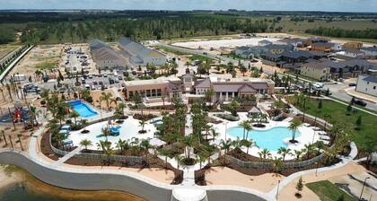 Solara Resort - 1568 Carey Palm Circle