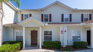 Townhome, 3 Bedrooms | Front of property