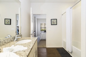 Casa adosada, 3 habitaciones | Baño