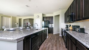Villa, Multiple Beds | Private kitchen - Solterra - 6033 Broad Oak Drive (Davenport)
