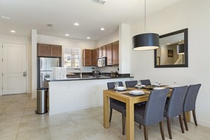 Townhome, 2 Bedrooms | In-room dining