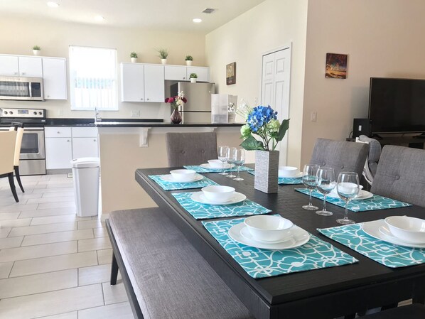 Casa, 4 habitaciones | Servicio a la habitación