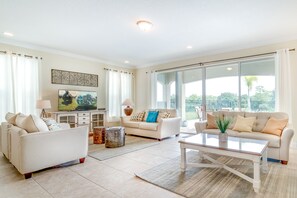 Living area - Reunion - 7606 Excitement Drive (Kissimmee)