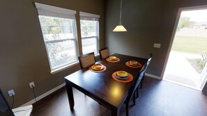 Townhome, 4 Bedrooms | In-room dining