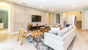 Villa, Multiple Beds | Living area - Solterra - 7004 Oak Wood Street (Davenport)