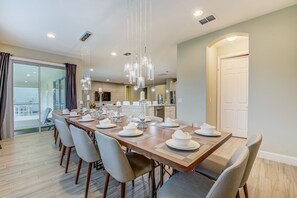 Villa, Multiple Beds | In-room dining - Solterra - 7004 Oak Wood Street (Davenport)