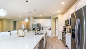 Villa, Multiple Beds | Private kitchen - Solterra - 7004 Oak Wood Street (Davenport)