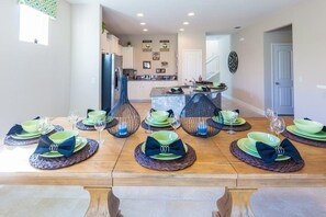 Villa, 5 Bedrooms | In-room dining - Solterra - 4404 Acorn Court (Davenport)