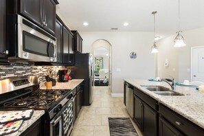 Maison, Plusieurs lits | Cuisine privée | Four à micro-ondes, un four, surface de cuisson, lave-vaisselle