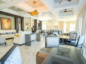 Villa, 6 Bedrooms | Lobby sitting area
