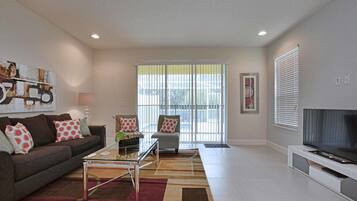 Townhome, 3 Bedrooms | Living area