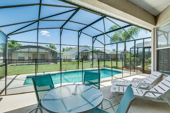 House, 4 Bedrooms | Indoor pool