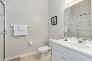 Apartment, 3 Bedrooms | Bathroom