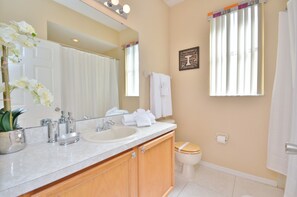 Villa, 5 Bedrooms | Bathroom - Highlands Reserve Golf & Country Club - 600 Brighton Drive (Davenport)