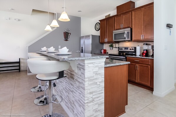 Townhome, 4 Bedrooms | Private kitchen