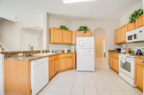 Private kitchen - Highlands Reserve Golf & Country Club - 434 Gleneagles Drive (Davenport)