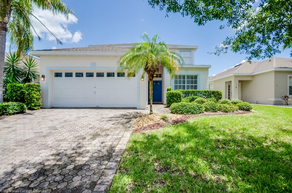 Front of property - Highlands Reserve Golf & Country Club - 434 Gleneagles Drive (Davenport)