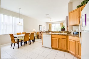 Private kitchen - Highlands Reserve Golf & Country Club - 434 Gleneagles Drive (Davenport)